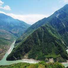 雅鲁藏布大峡谷景区