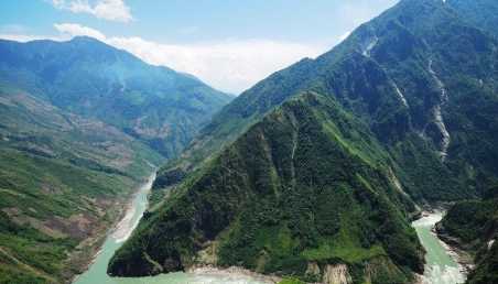 雅鲁藏布大峡谷